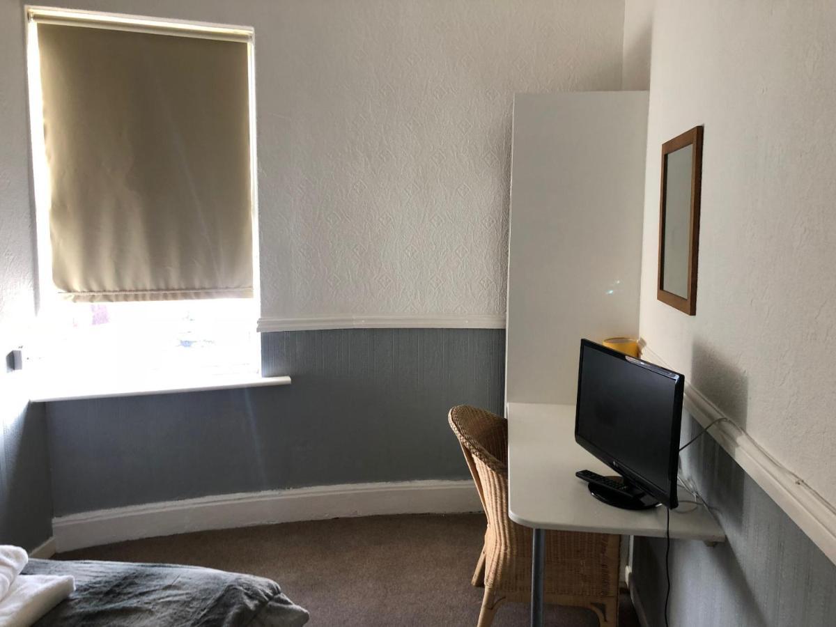 The Banjo Guesthouse Bootle  Room photo